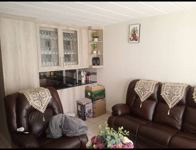 2 BEDROOM APARTMENT FOR SALE IN RAVENSWOOD